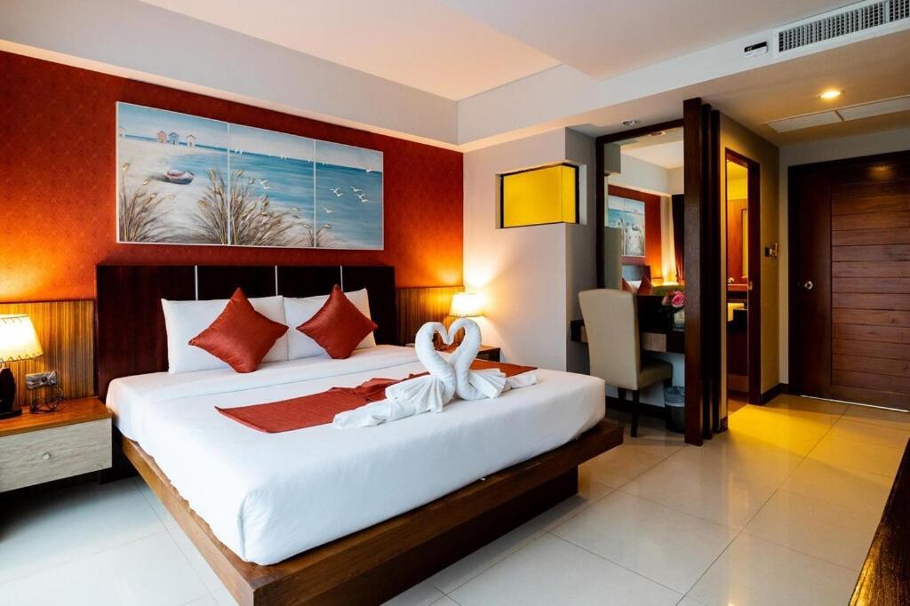 Dipantai Boutique Beach Resort Patong Extérieur photo