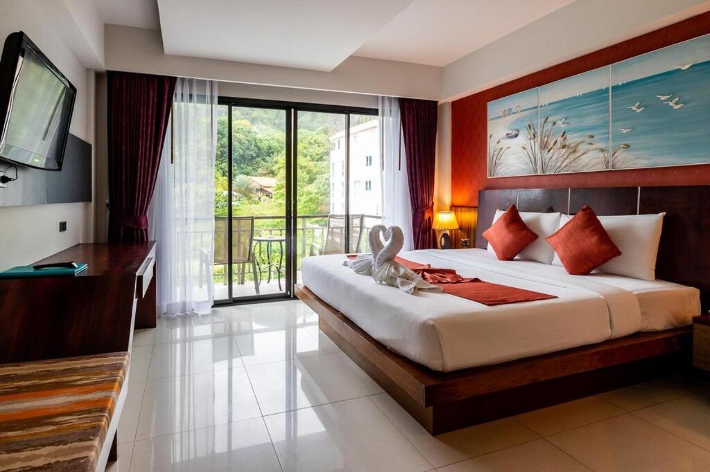 Dipantai Boutique Beach Resort Patong Extérieur photo