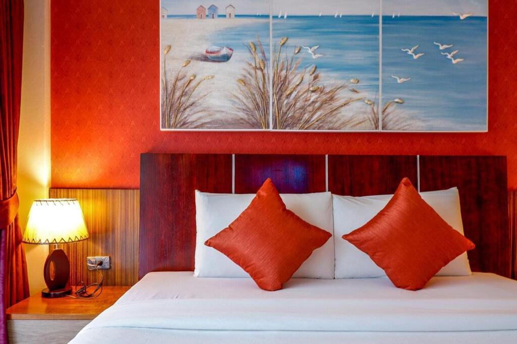 Dipantai Boutique Beach Resort Patong Extérieur photo