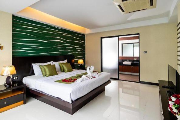 Dipantai Boutique Beach Resort Patong Extérieur photo